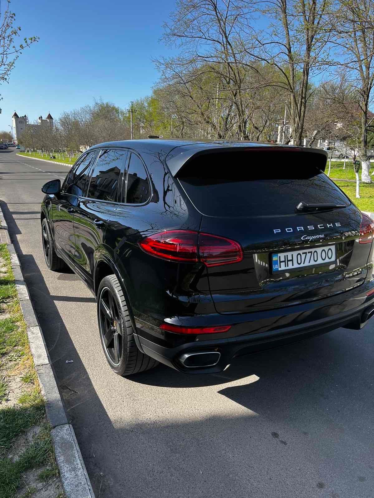 Автомобиль Porsche Cayenne