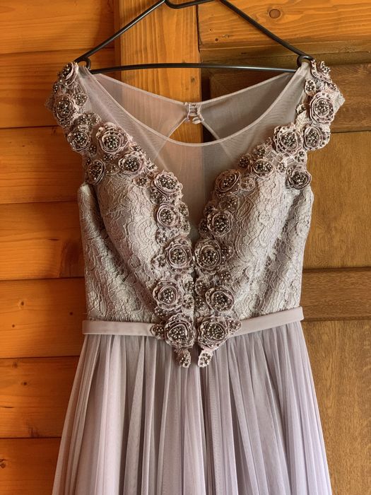 Терміново продам Випускну сукню , вечірню сукню .