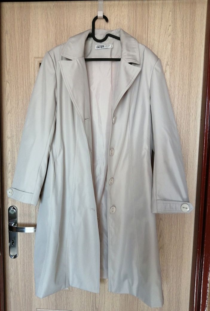 83. Jasny trencz damski r. M/L