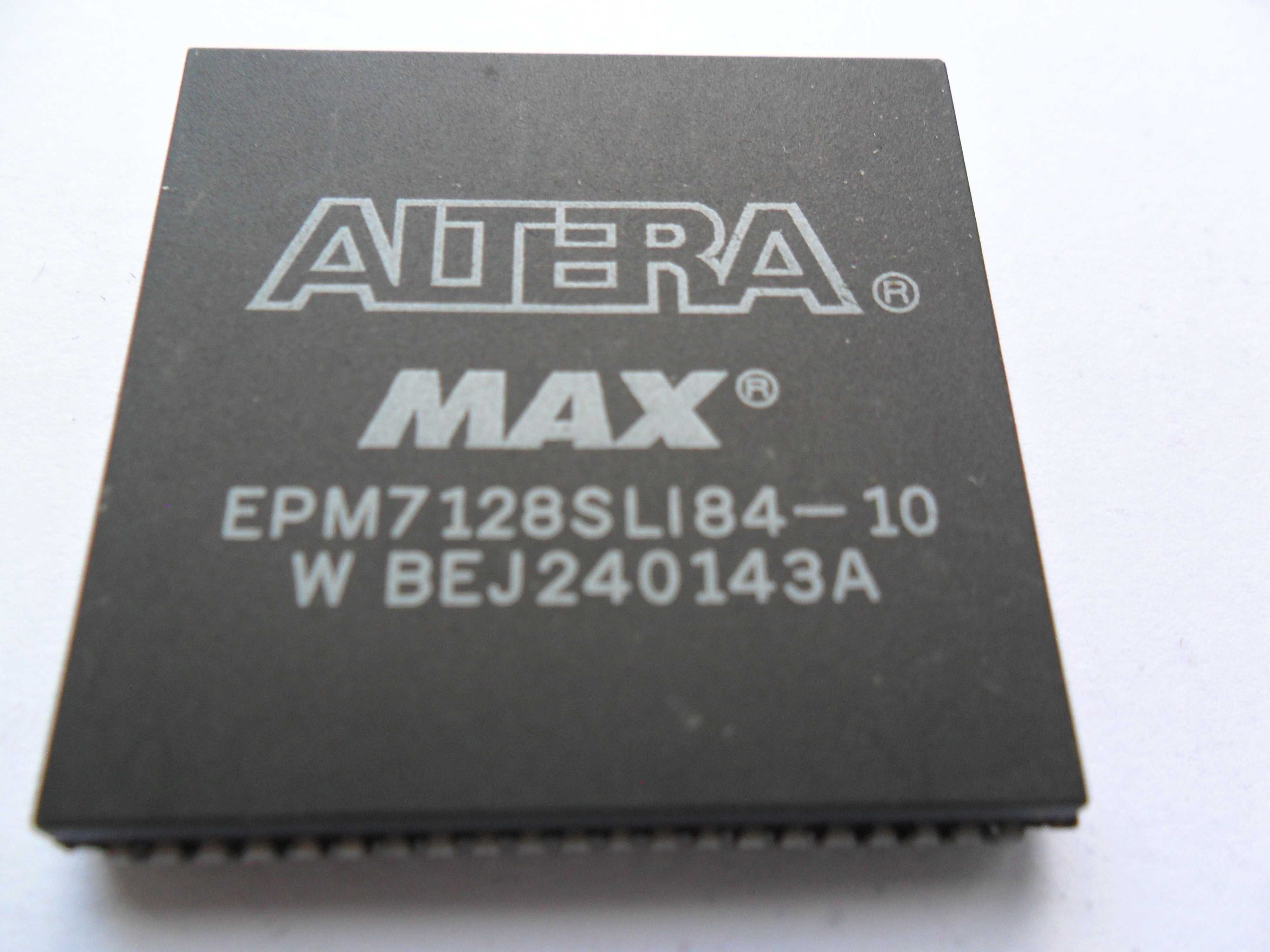 Продам   микросхему ALTERA  EPM 7128 SLC 84-10,  12,  15