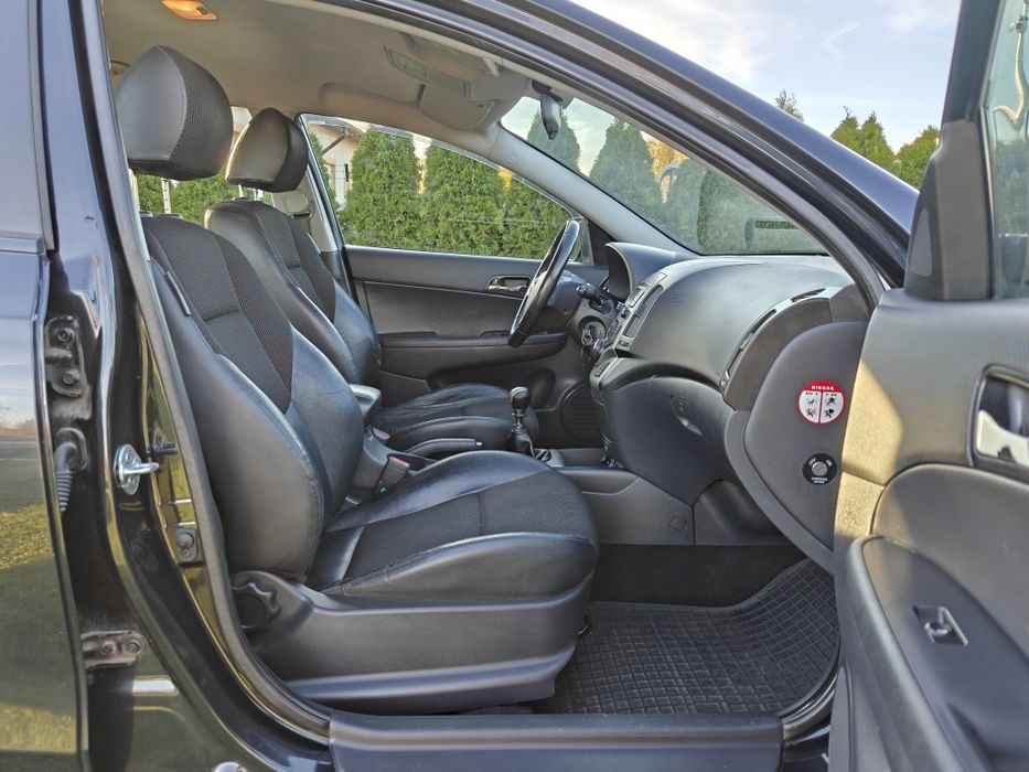 Hyundai i30*"*Kombi"*"1.6 Benzyna*"*W Dobrym Stanie*"*Klimatronik*"*