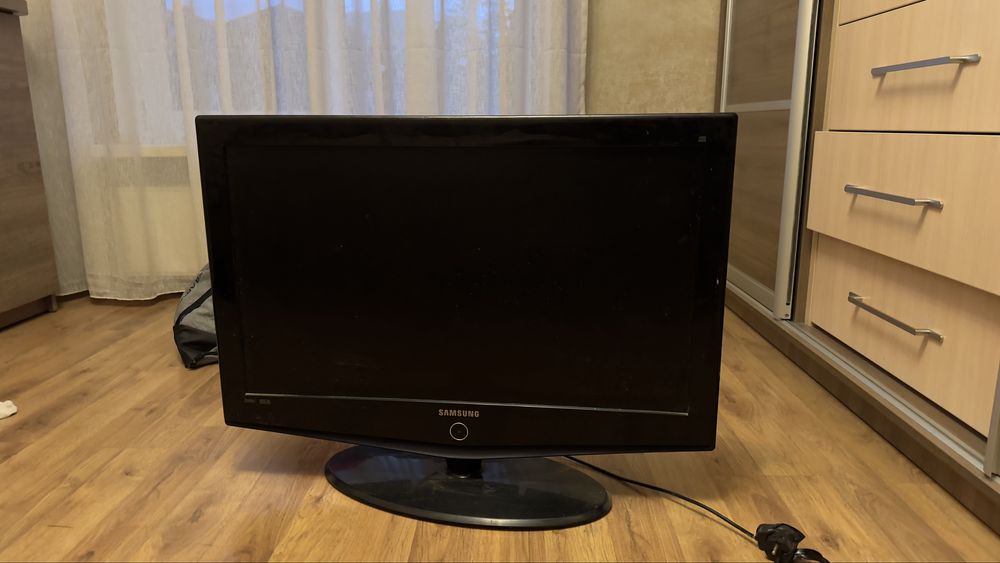 Продам телик  диагональ 32’