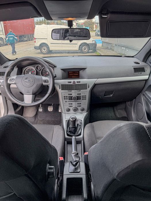 Opel Astra GTC CDTI 1.3