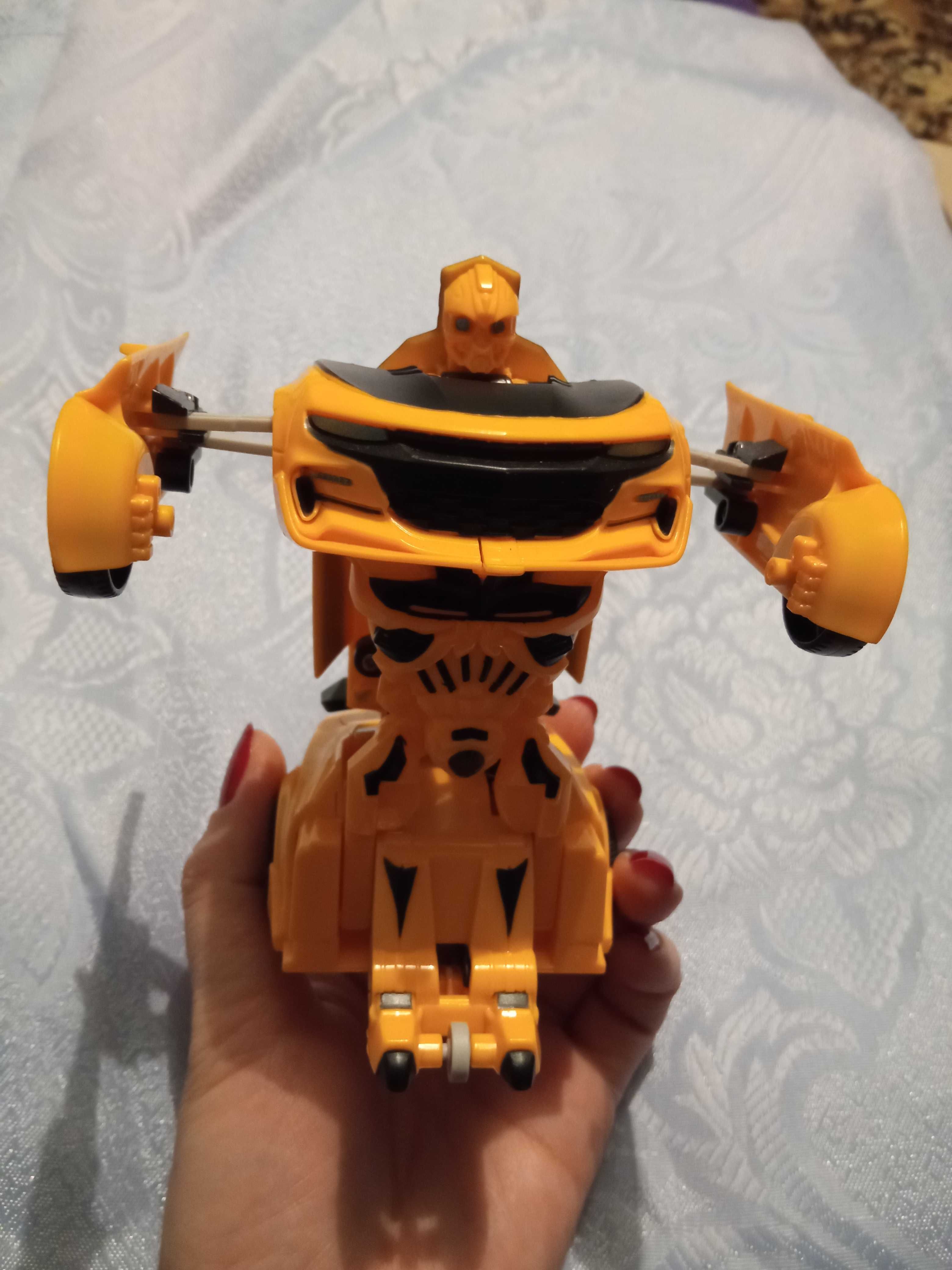 Іграшки роботи трансформери