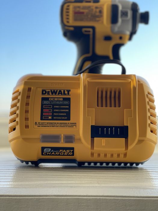 DeWALT набір 2 шуруповйорти США в наявності