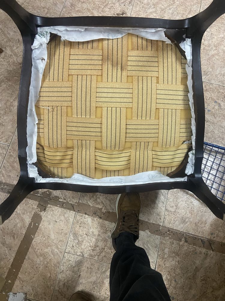Cadeirao com repousa pes manchado