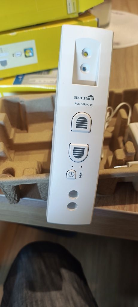 Schellenberg elektryczny zwijacz do rolet ROLLODRIVE 45