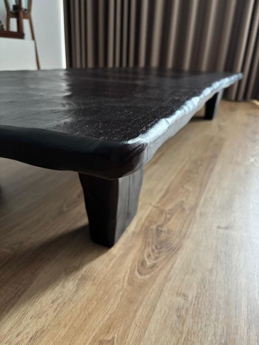 Mesa de madeira maciça