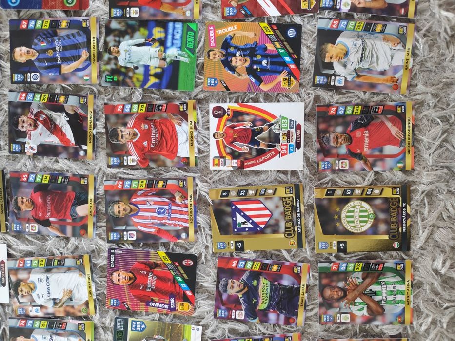 100szt Karty piłkarskie FIFA panini adrenalyn 2025 top class tc