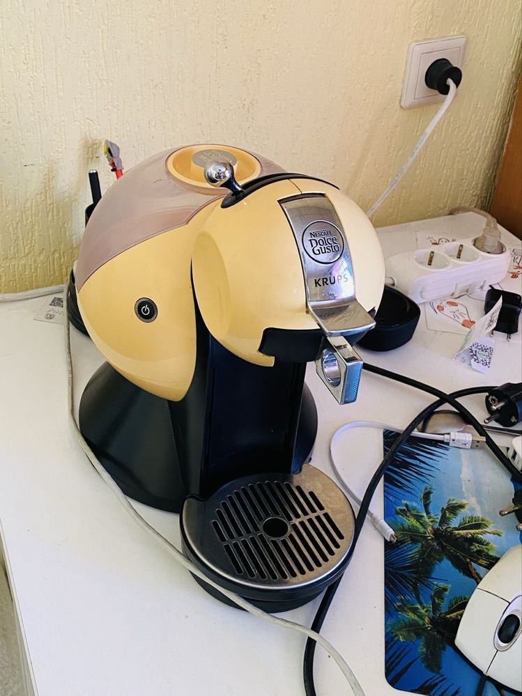 Кавоварка Dolce Gusto