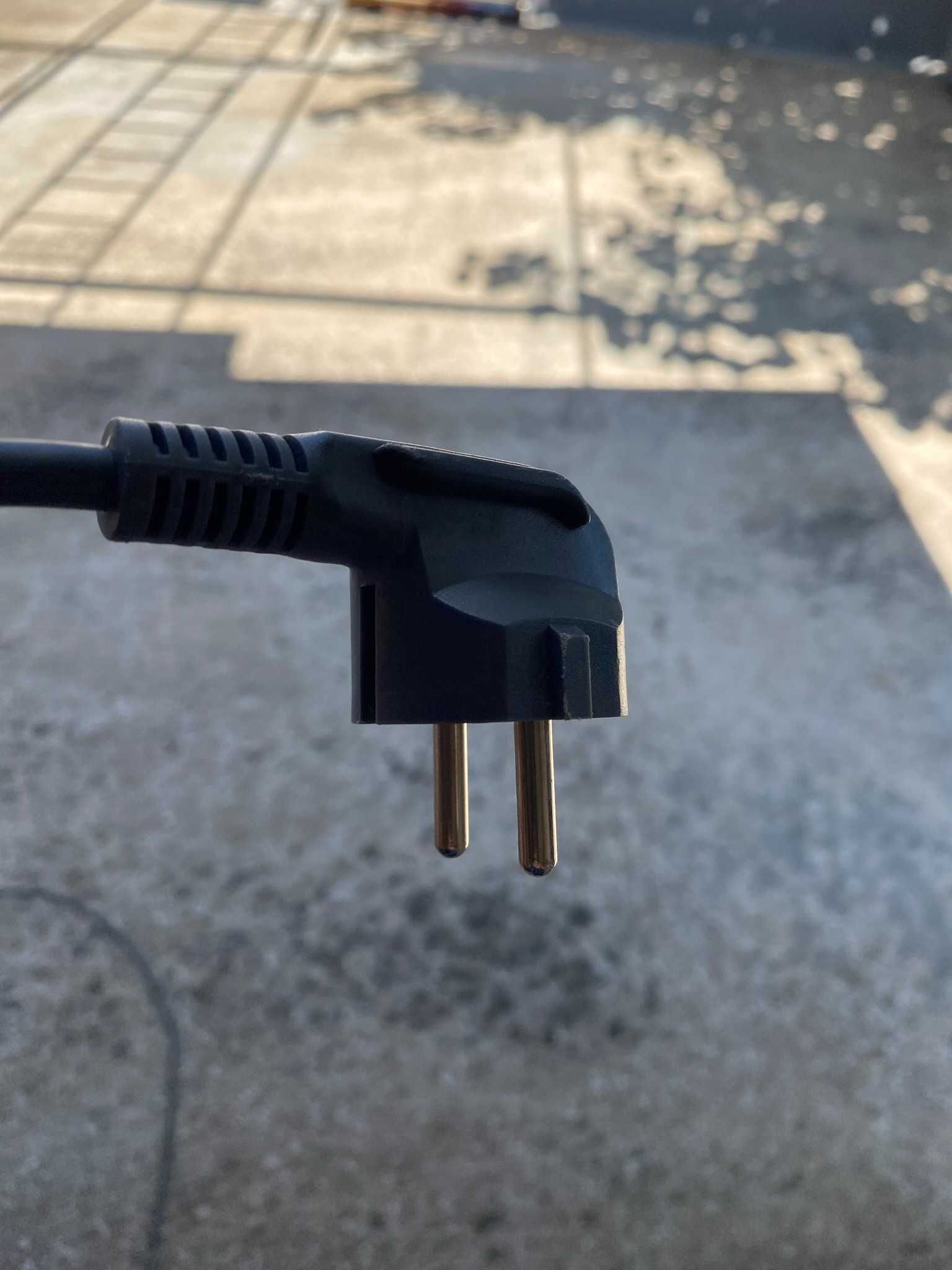 Kit Starlink Gen 2 usado: prato, router e suporte.