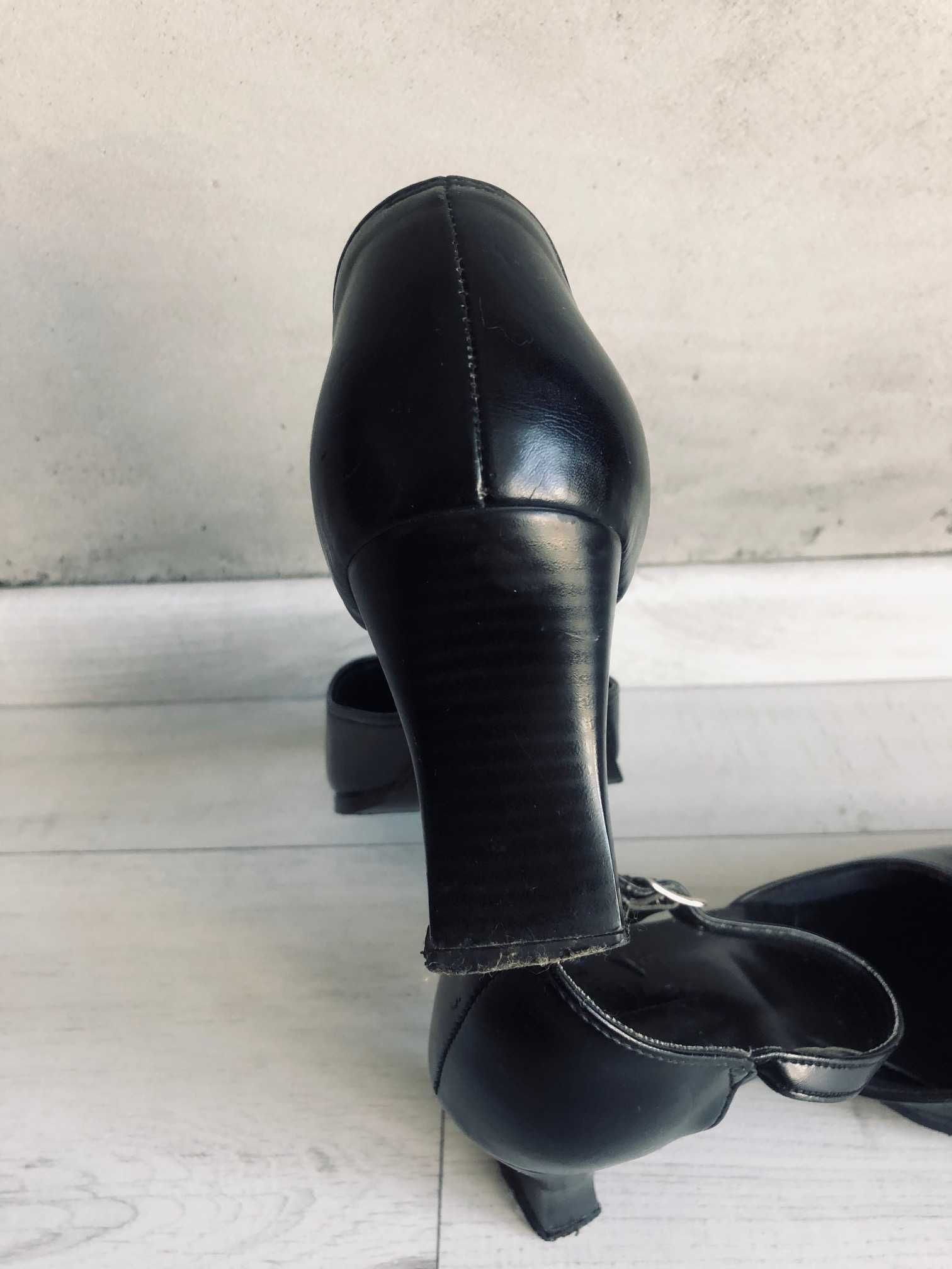 Czarne sandały buty prostokątny obcas CCC 36