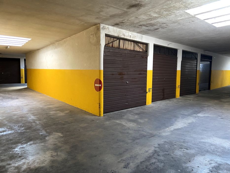 Garagem fechada / box