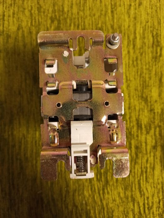 Контактор переменного тока CHINT NC1-4011 + F4-22