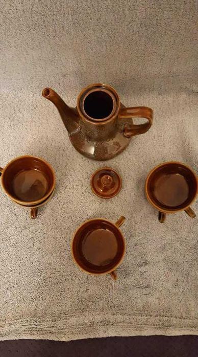 Dzbanek Agat Mirostowice plus 6 filiżanek.PRL