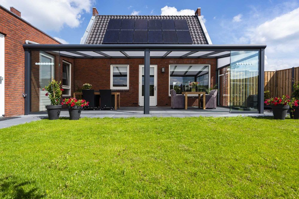 Zadaszenia Trasów, Przeszklenia, Rolety Screen Zip