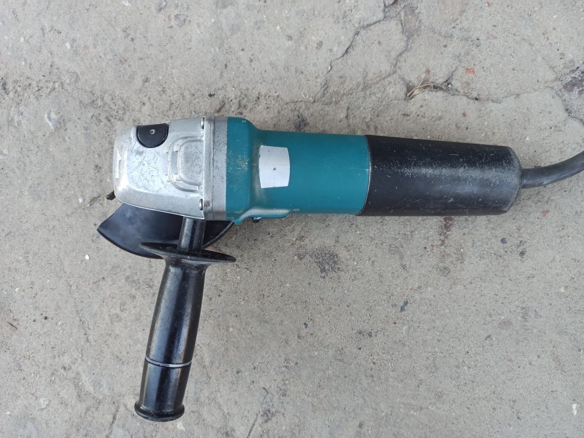 Продам болгарку makita 9565 cvr