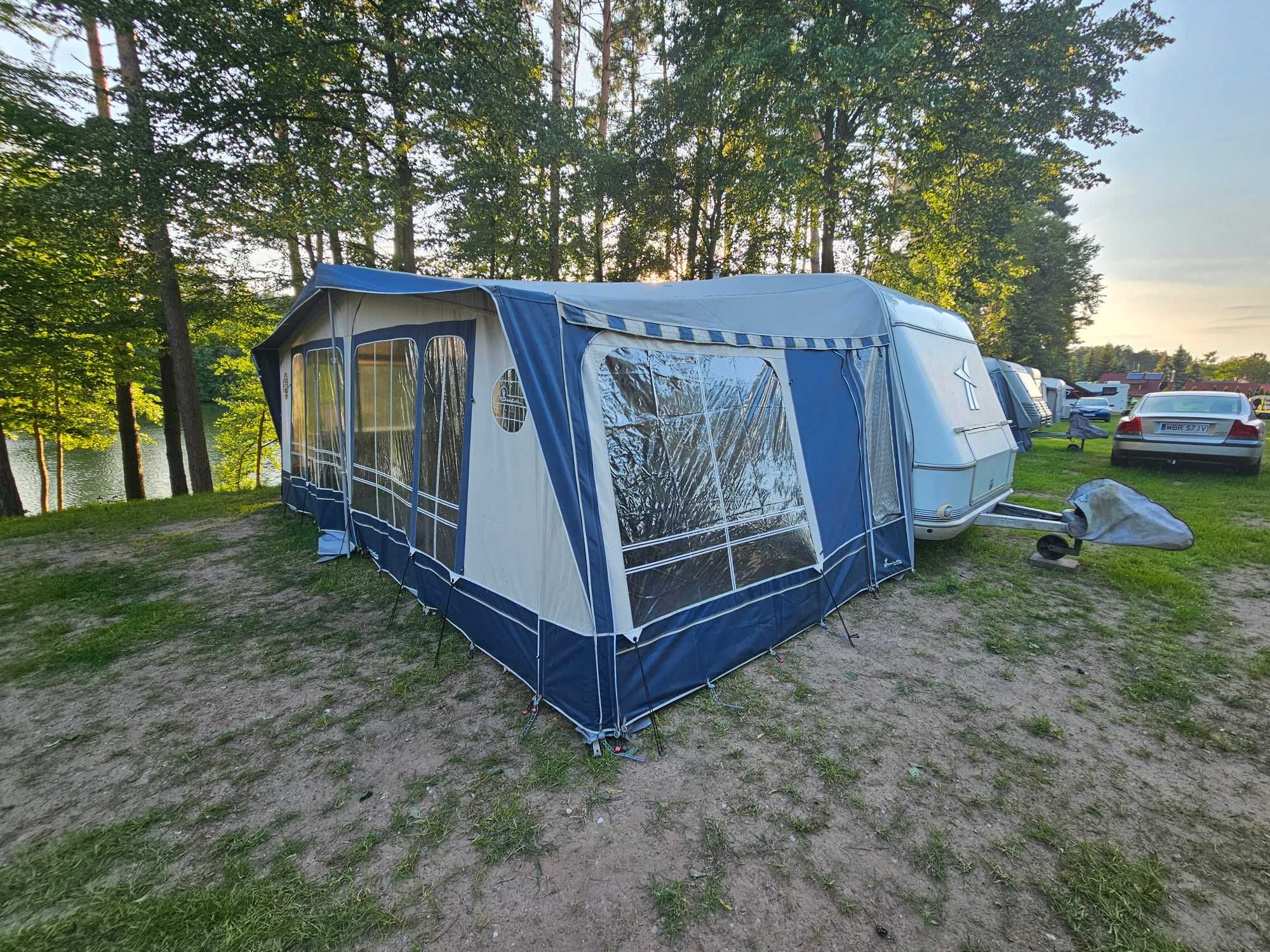 Przyczepa kempingowa LMC Munsterland 6os - idealna dla rodziny 2+2