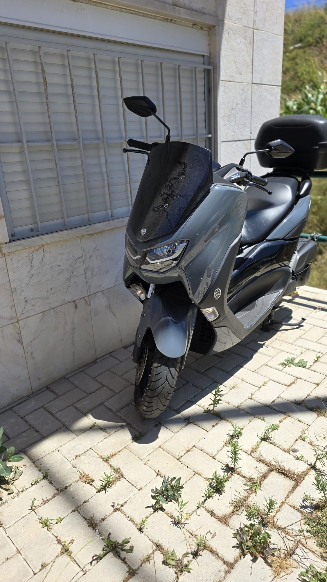 VENDO YAMAHA NMAX 2023 COM 3,668 KM RODADOS