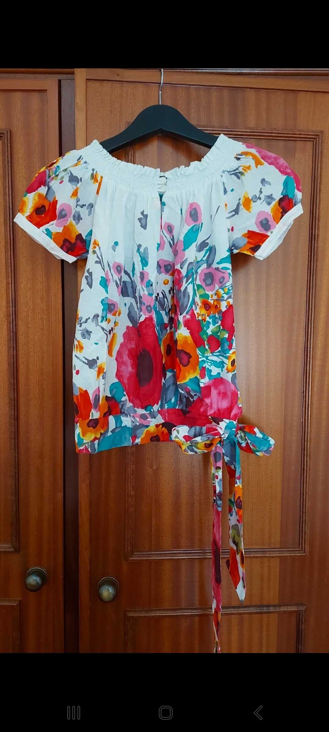 Blusa NAKURO padrão floral