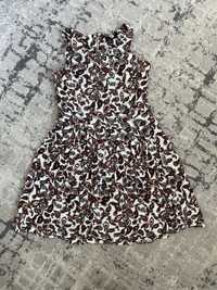 Śliczna wzorzysta sukienka letnia na ramiaczkach