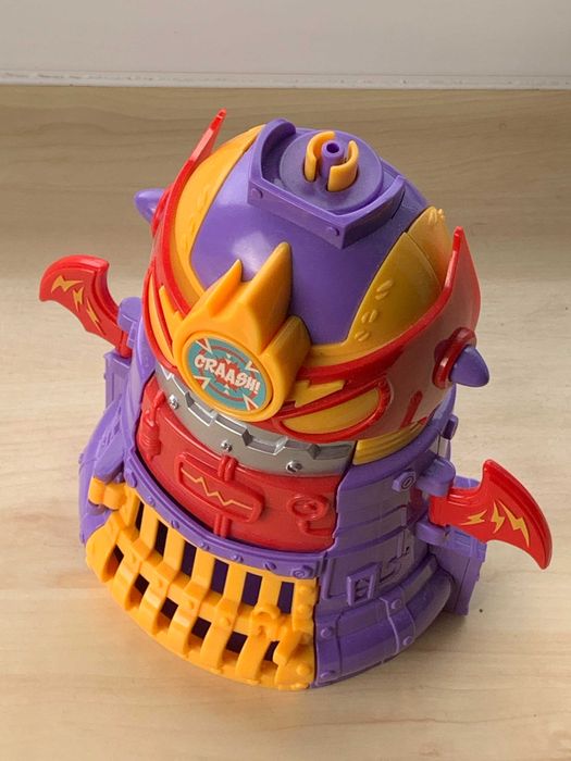 Baza super zings więzienie Super Zings Tower