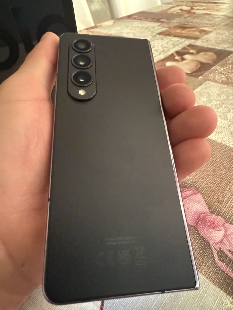Samsung Z fold 4
