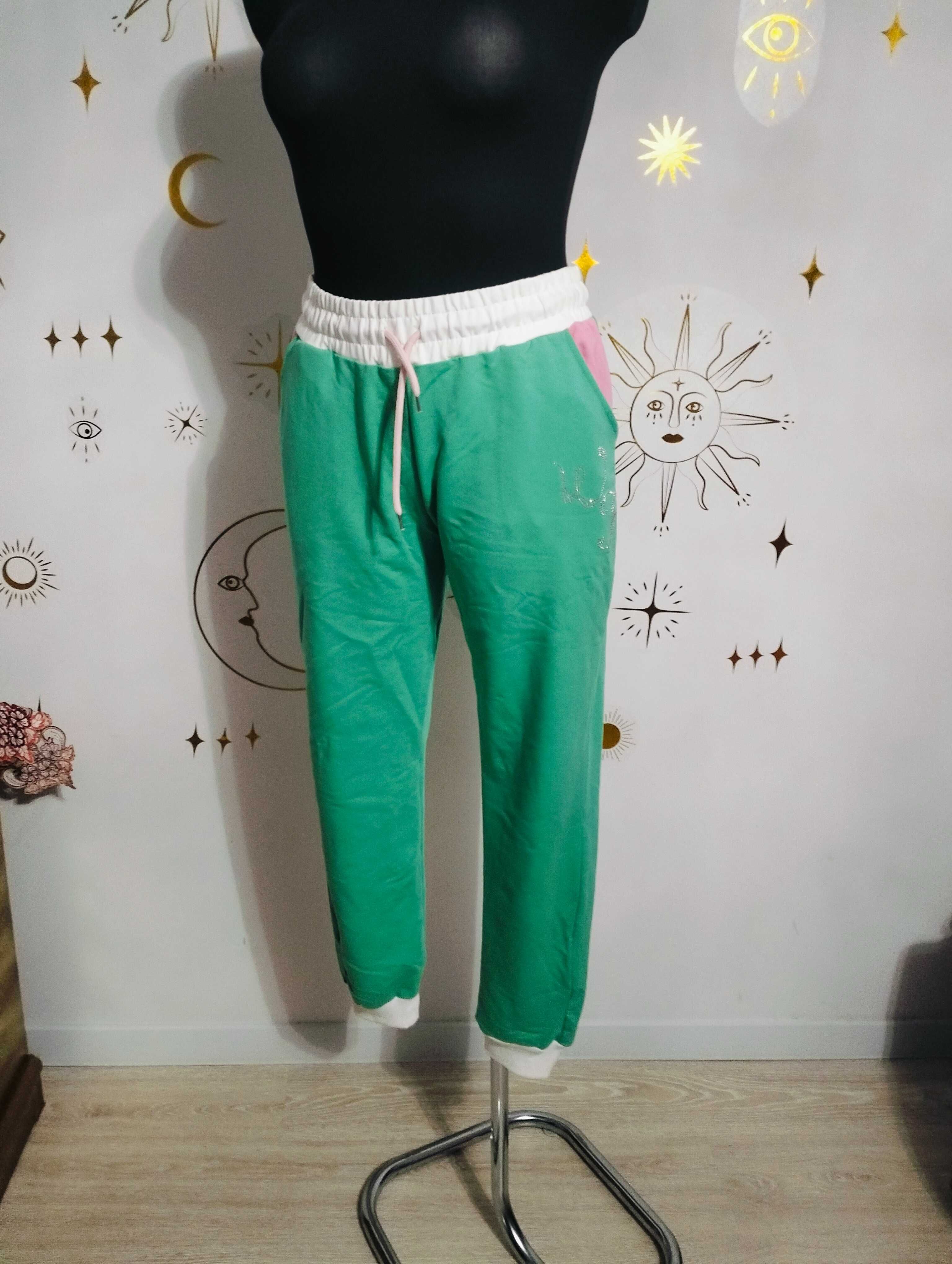 Wikiland 44 2XL Dres bawełniany Kolorowy z kapturem Cyrkonie