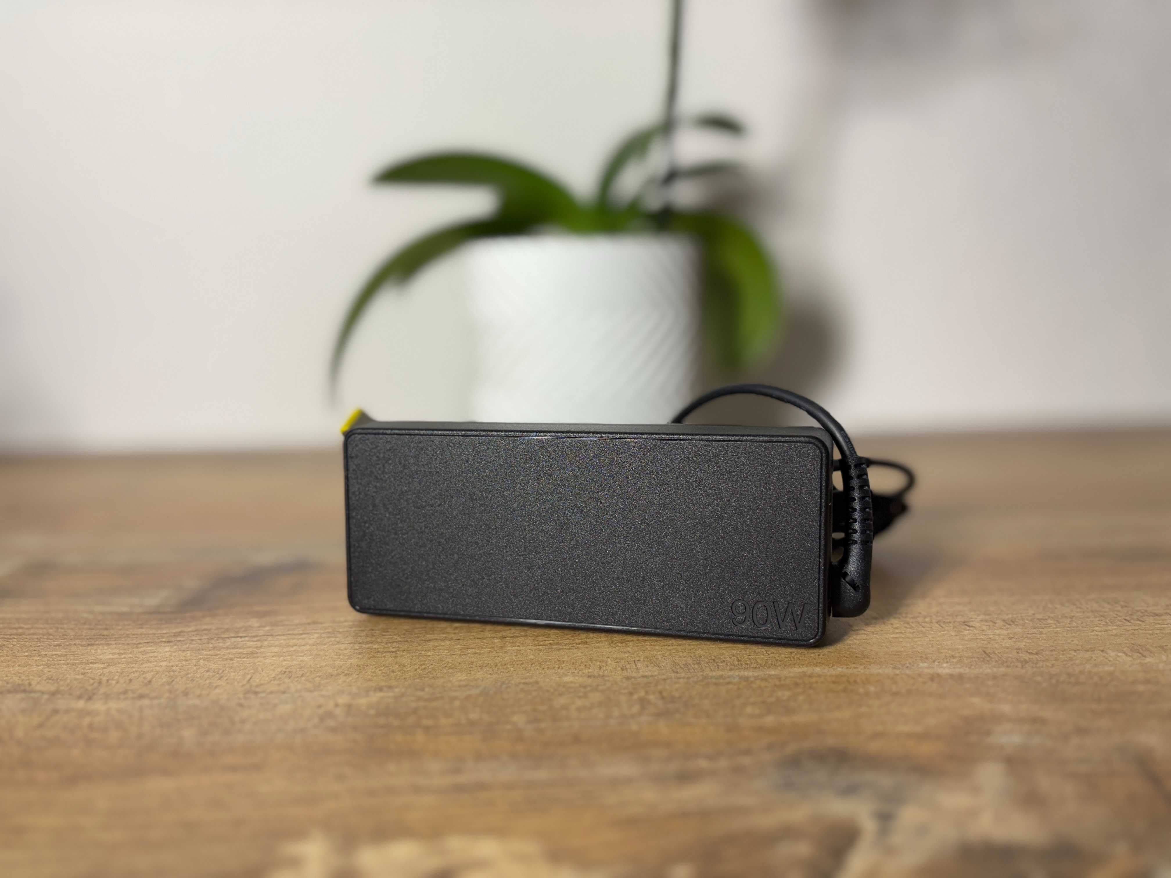 Оригінальний блок живлення для ноутбуків Lenovo 90W 20V/4.5A/USB + pin