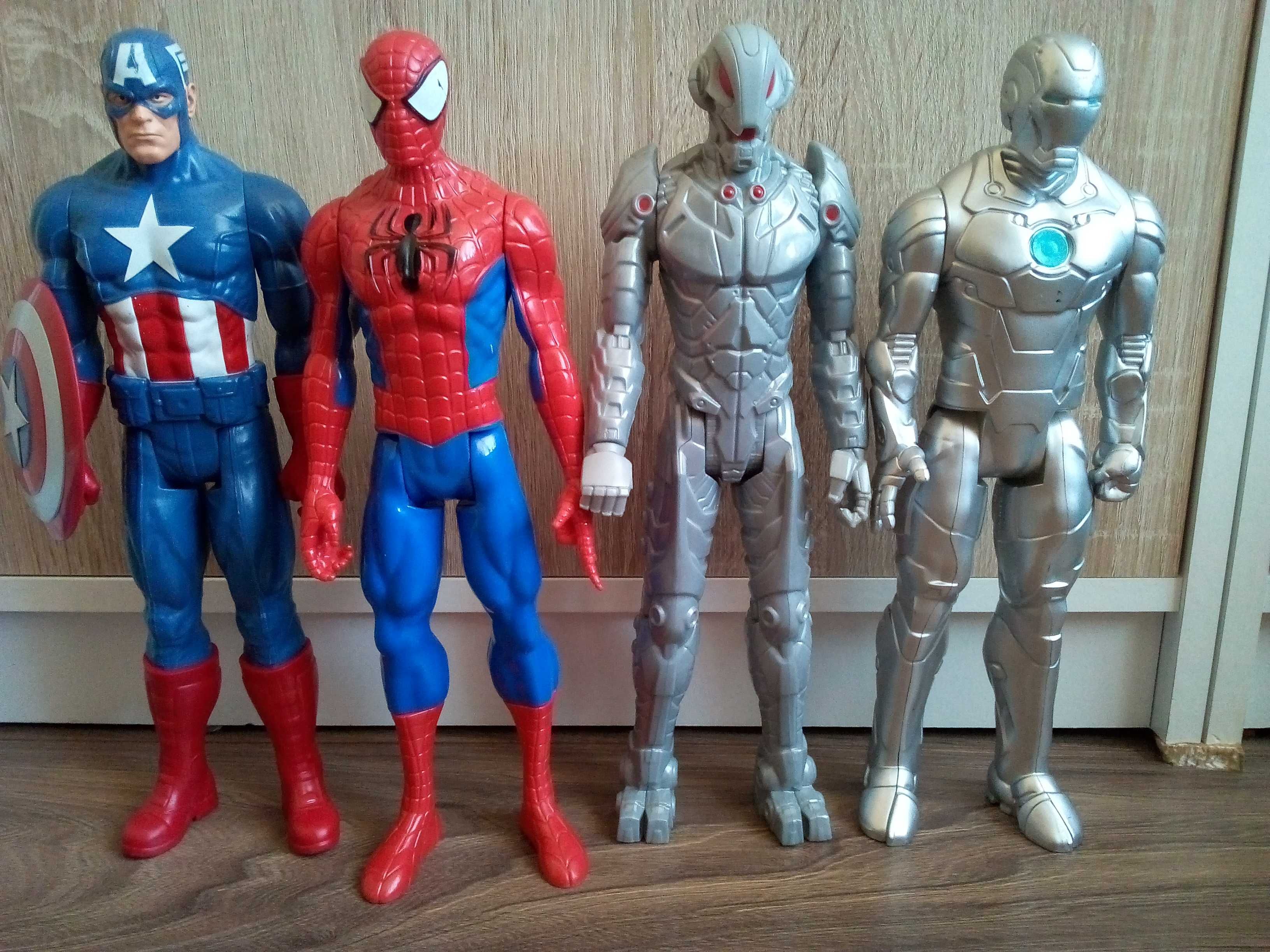 Figura Kapitan Ameryka, Spider-man, Robot Hasbro/Marvel 30 cm (zestaw)