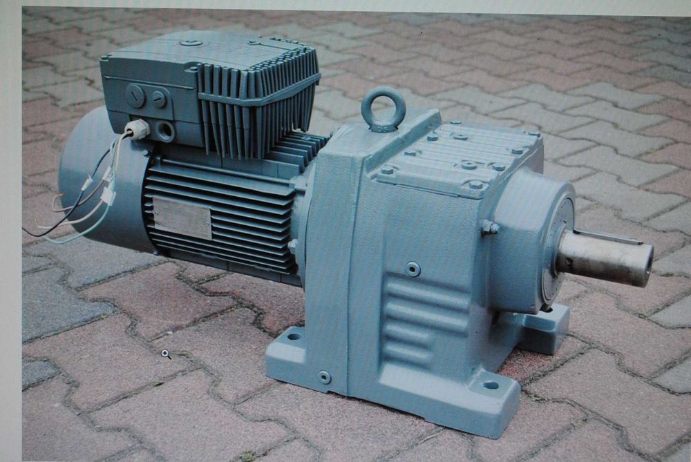 MOTOREDUKTOR 0.6/3kw 7,6-98obr. FALOWNIK! SEW z hamulcem