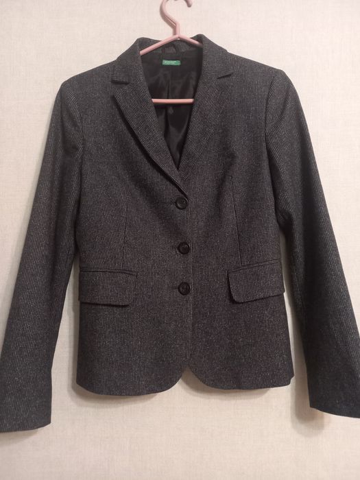 Жіночий шерстяний костюм на тендітну панянку  від United colors of ben