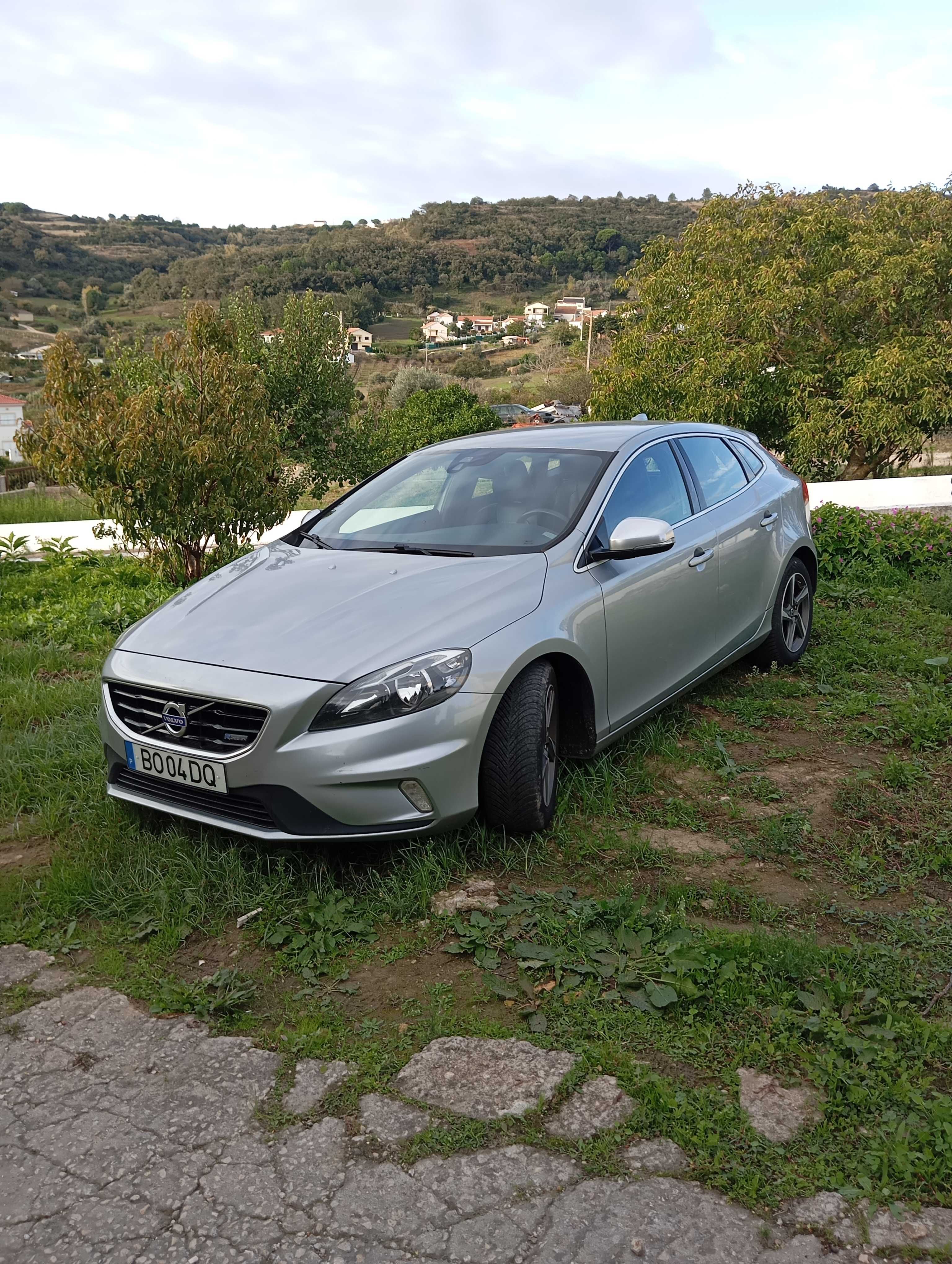 Volvo V40 R design