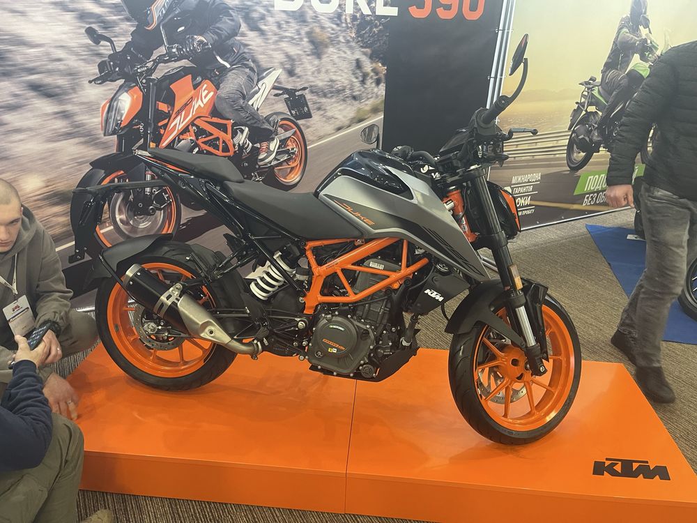 Мотоцикл KTM DUKE 390