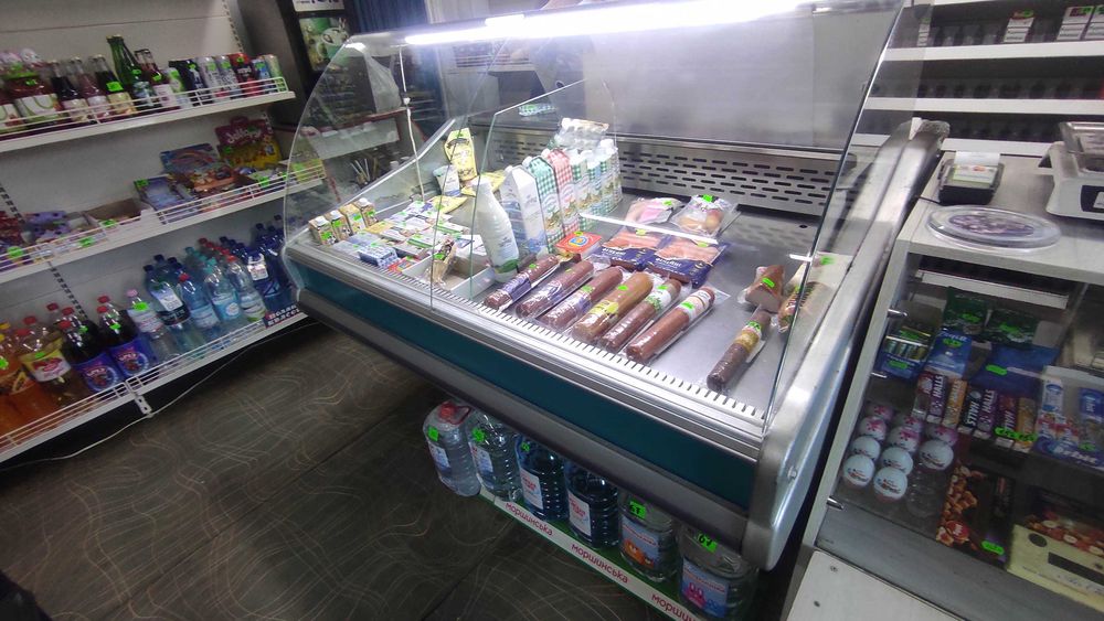продам холодильную витрину