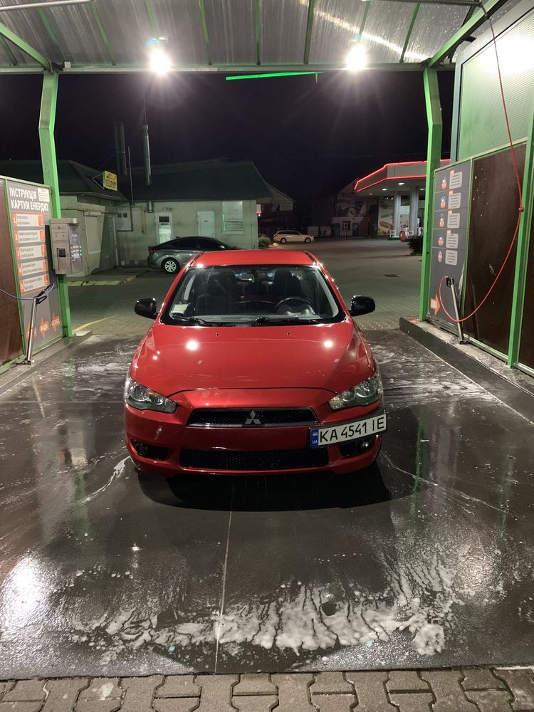 ТЕРМІНОВО Mitsubishi Lancer X 2.0 2007 гарному стані