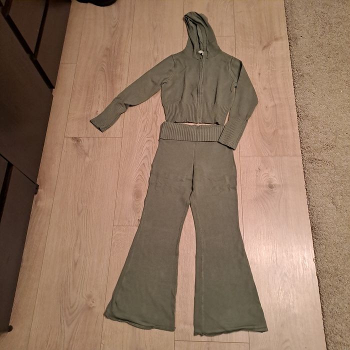 Ubrania dziewczęce rozmiar 146