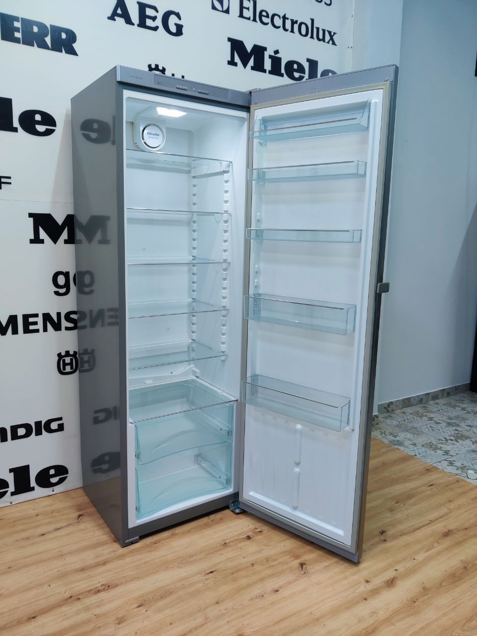 MIELE™…Большой холодильник, холодильная камера на 400 литров! Нерж