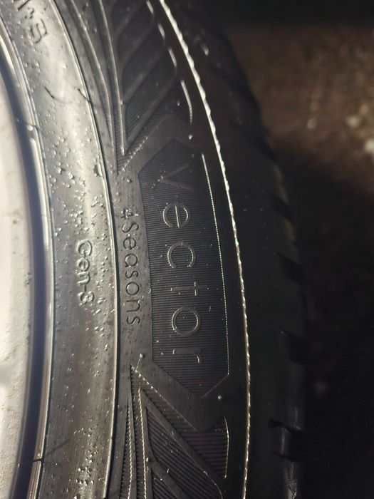 Koła całoroczne Alufelgi Audi A4 A5 225/50R17 5x112 ET38 Goodyear