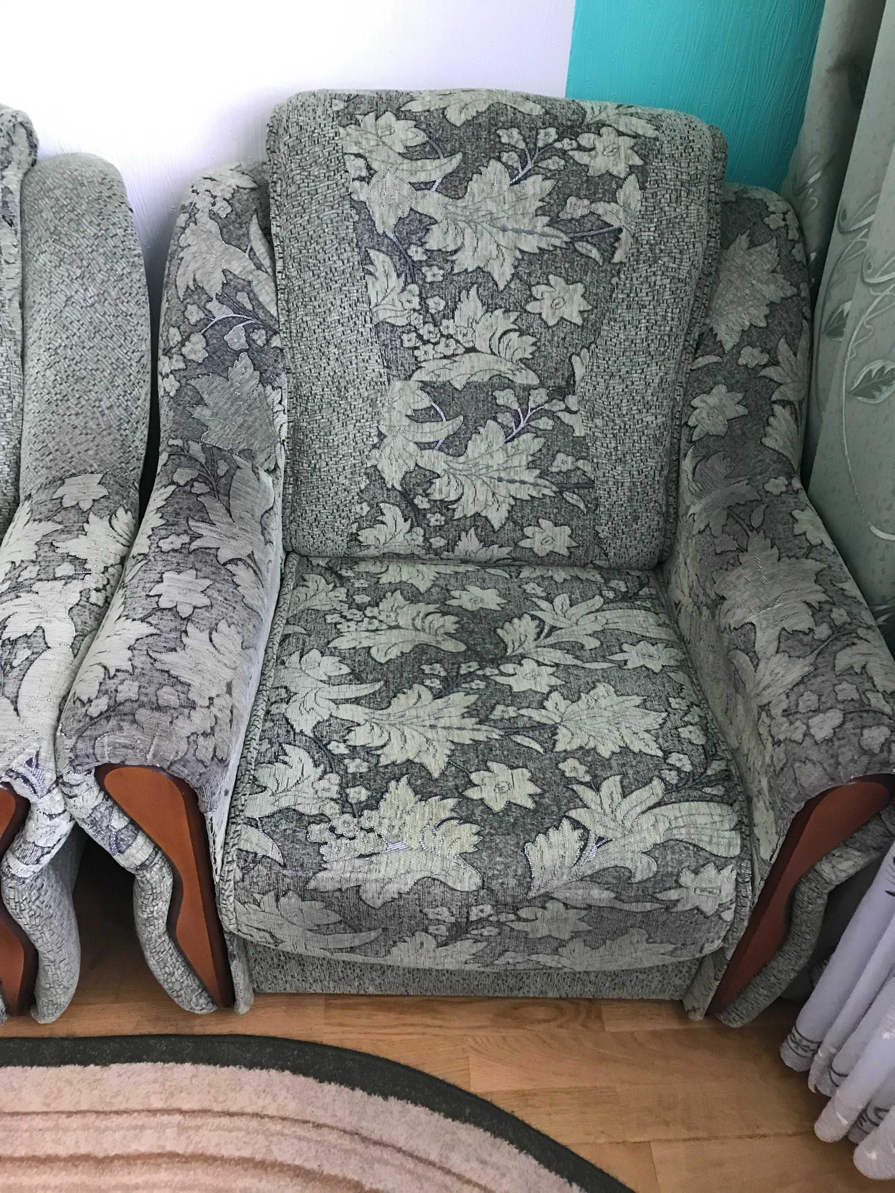 Продам  б/у диван і два крісла. САМОВИВІЗ!!!