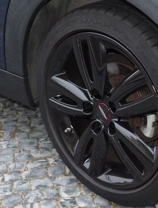 Mini Cooper D 1.5 automático (modelo 2018), gasóleo, GPS, JCW jantes