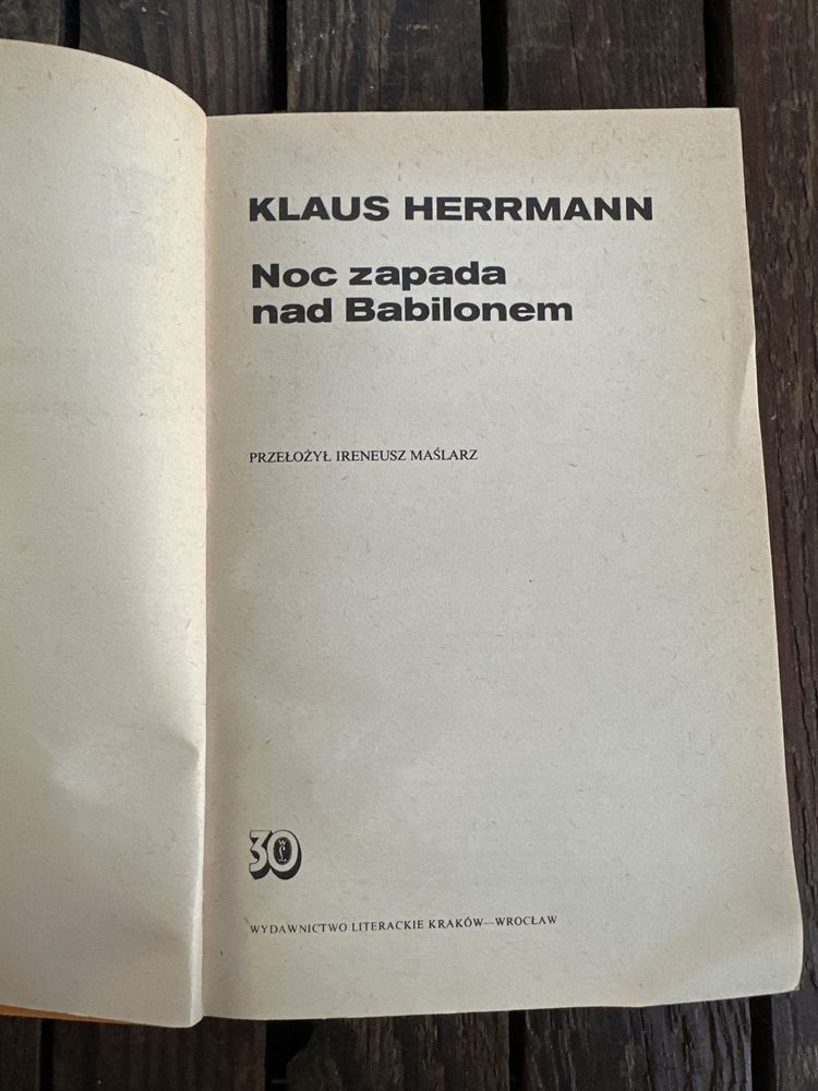 Klaus Herrman „Noc zapada nad Babilonem”