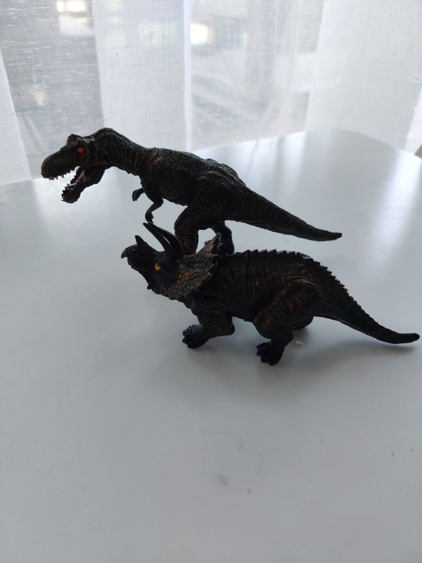 Dinozaury do zabawy