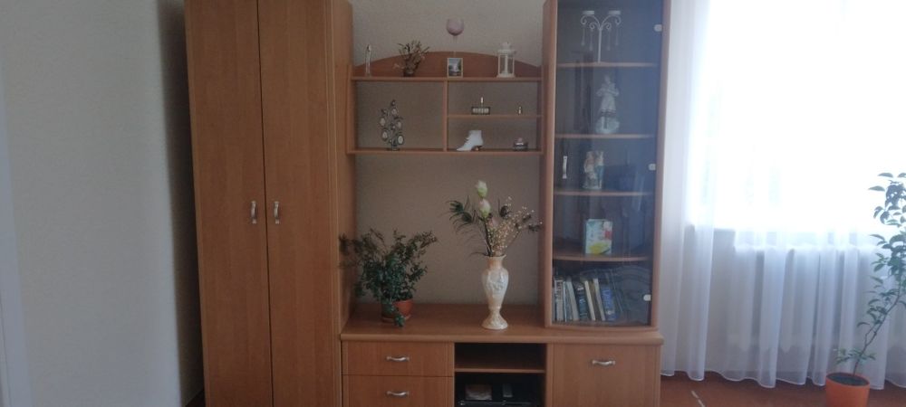 Продам меблі у вітальню