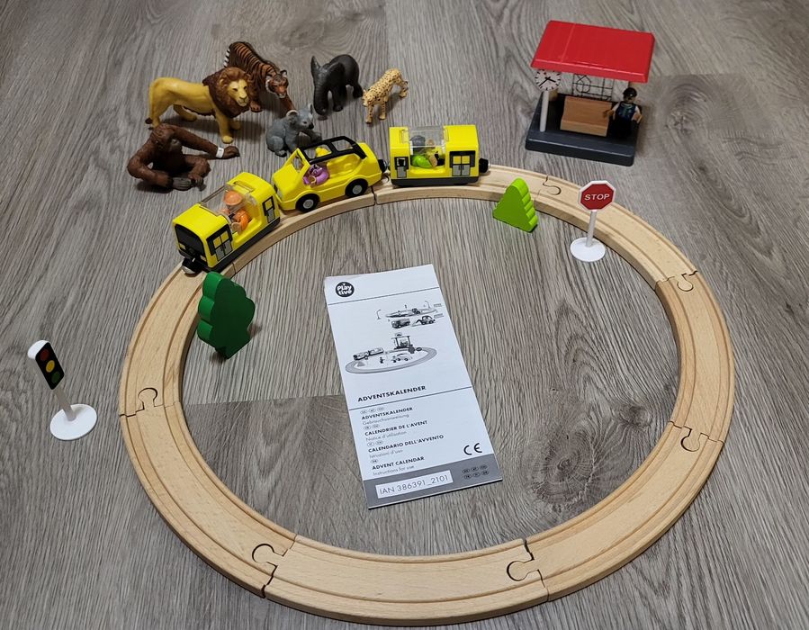 Дерев'яна дорога Play tive / залізничний вокзал / тварини / фігурки /