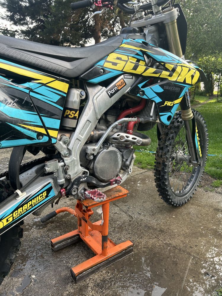 Suzuki rmz 250.