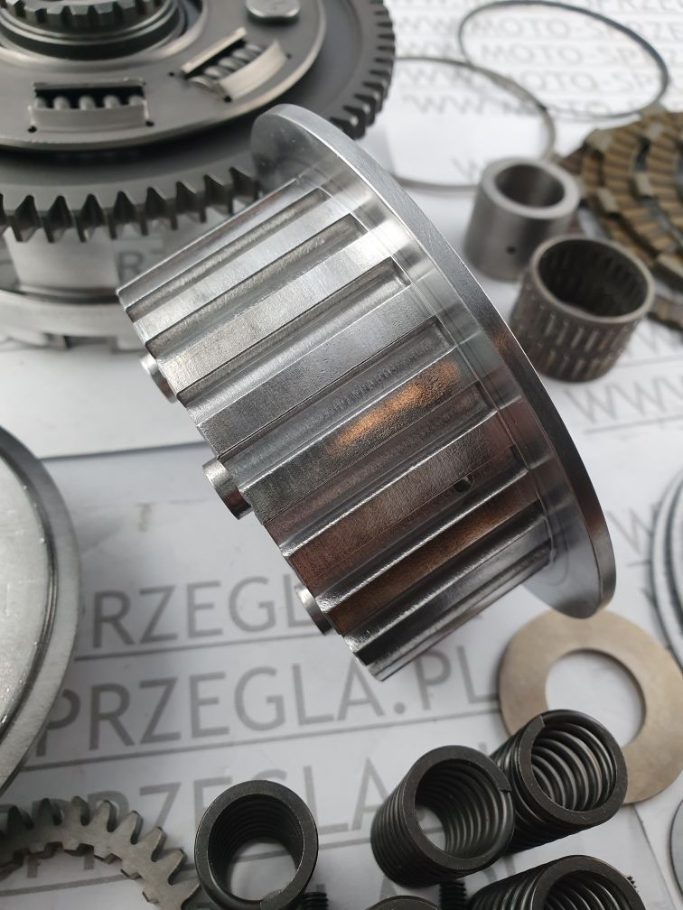 Sprzęgło kosz sprzęgła Suzuki GSR 600