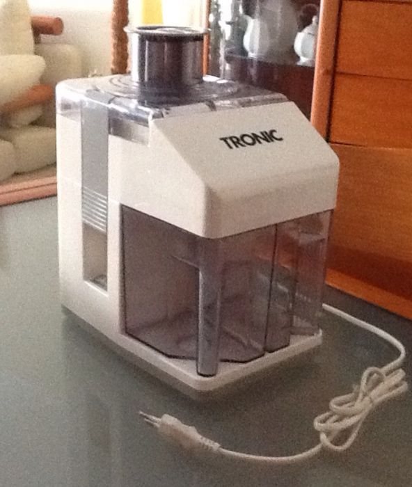 Máquina de fazer sumos Tronic, como nova