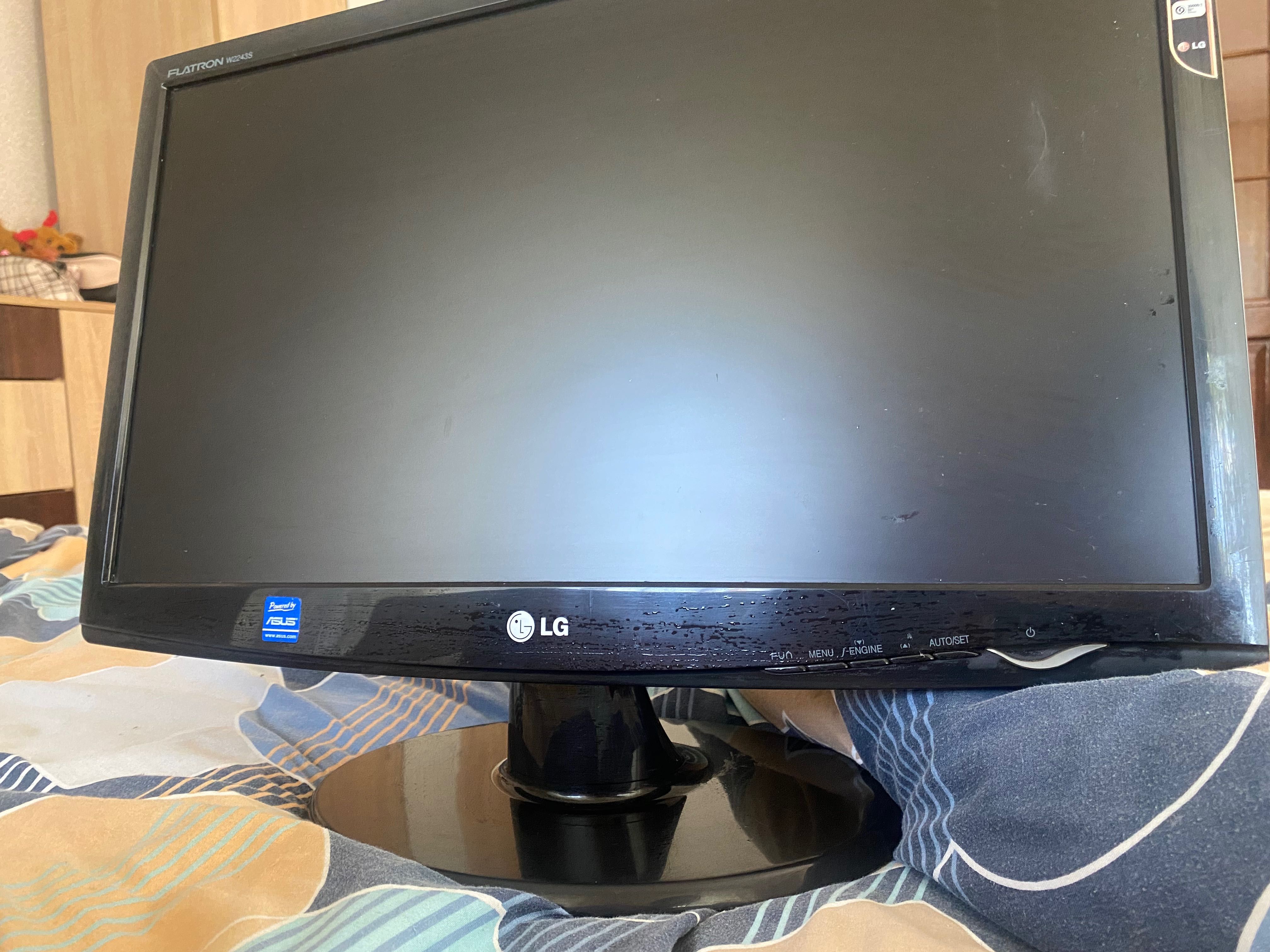 Продаю монітор FLATRON w2243s
