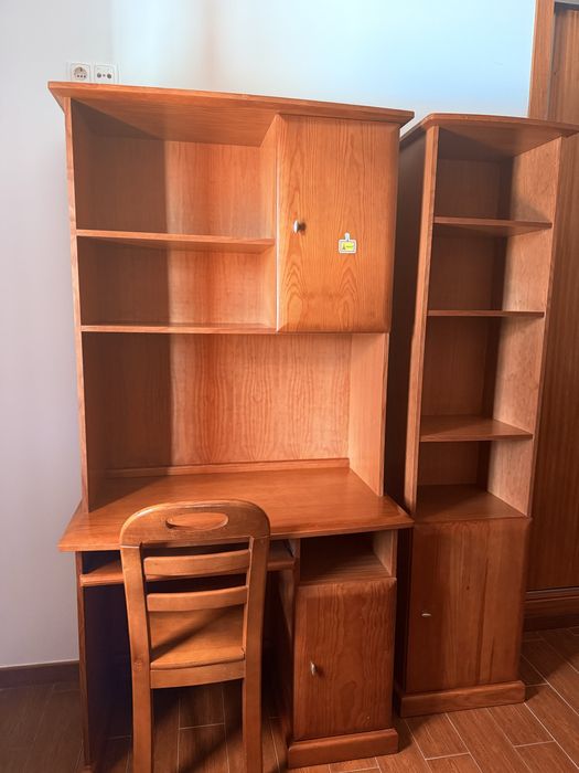 Secretaria em madeira